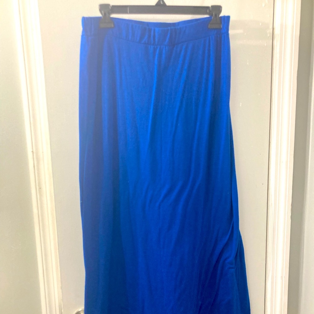 Blue ankle-length skirt